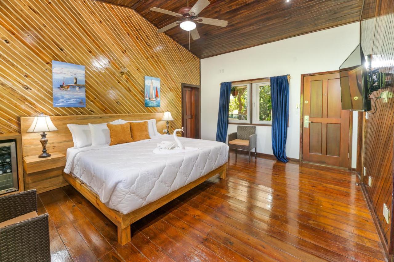 Hotel And Dive Center Roatan Yacht Club French Harbour Bagian luar foto