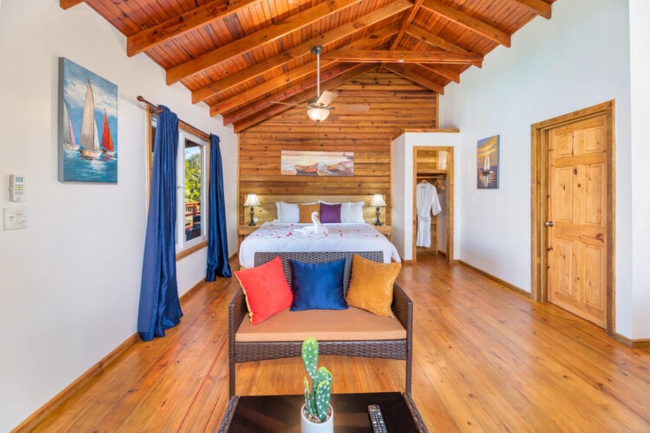 Hotel And Dive Center Roatan Yacht Club French Harbour Bagian luar foto