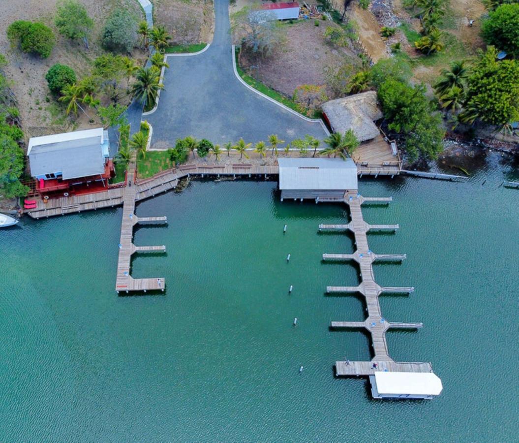Hotel And Dive Center Roatan Yacht Club French Harbour Bagian luar foto