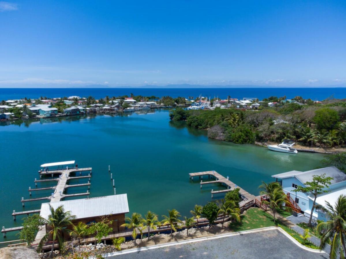 Hotel And Dive Center Roatan Yacht Club French Harbour Bagian luar foto