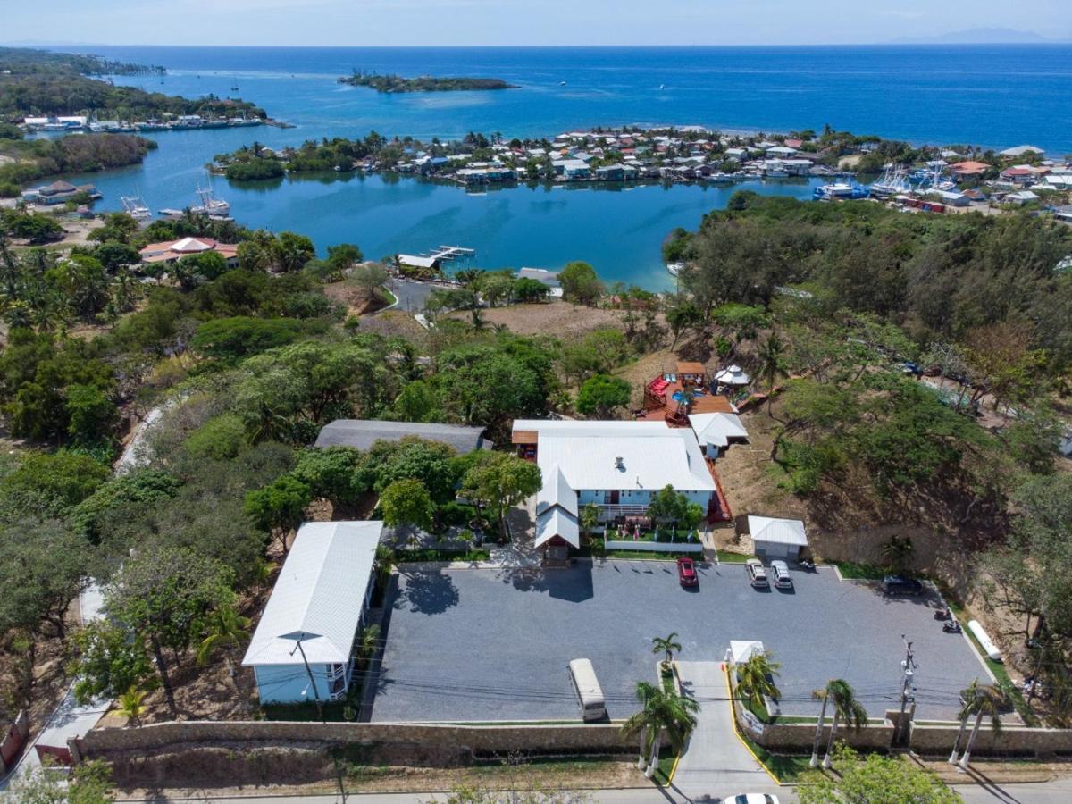 Hotel And Dive Center Roatan Yacht Club French Harbour Bagian luar foto