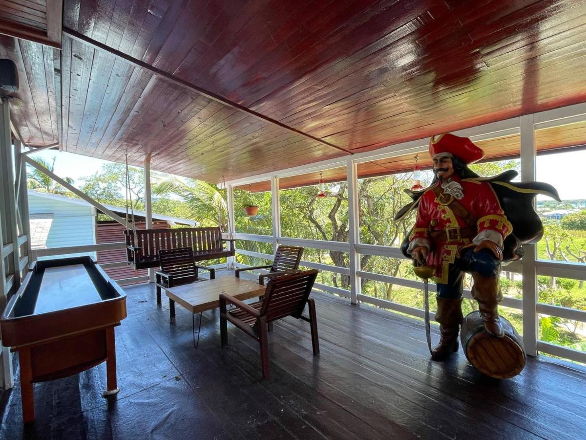 Hotel And Dive Center Roatan Yacht Club French Harbour Bagian luar foto
