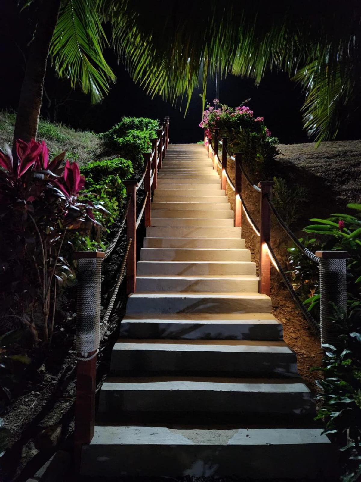 Hotel And Dive Center Roatan Yacht Club French Harbour Bagian luar foto